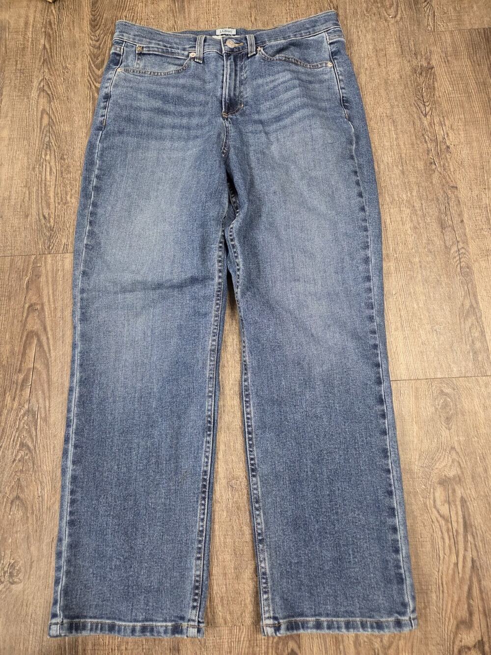 LL Bean Classic Fit Jeans Womens 12P Blue Medium Wash Straight Leg Denim 521072